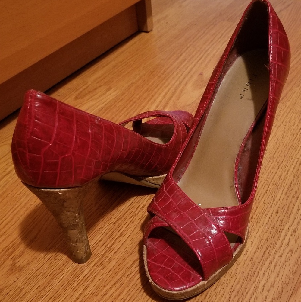 Heels! - Picture 2 of 4